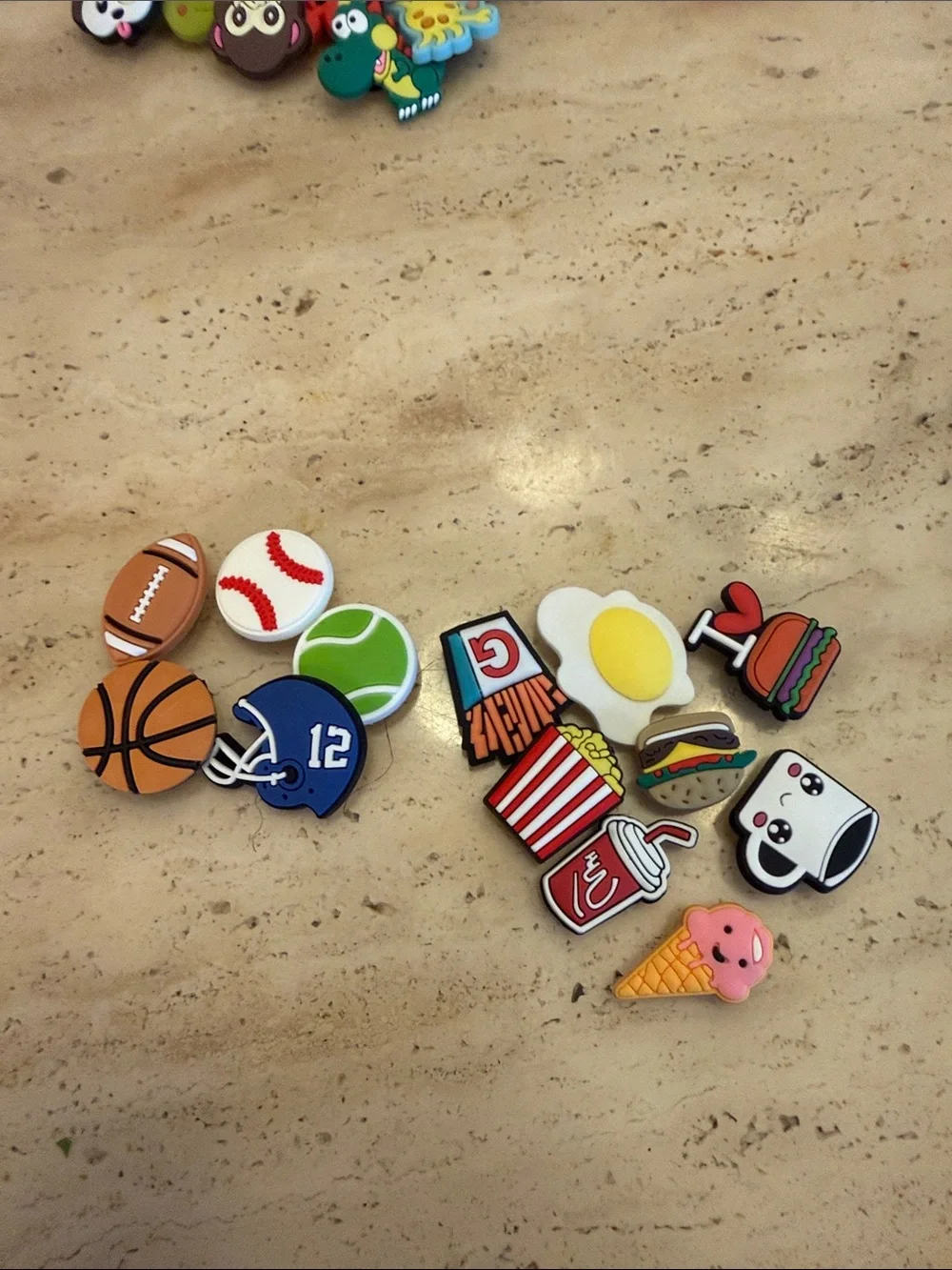 100 crocs charms